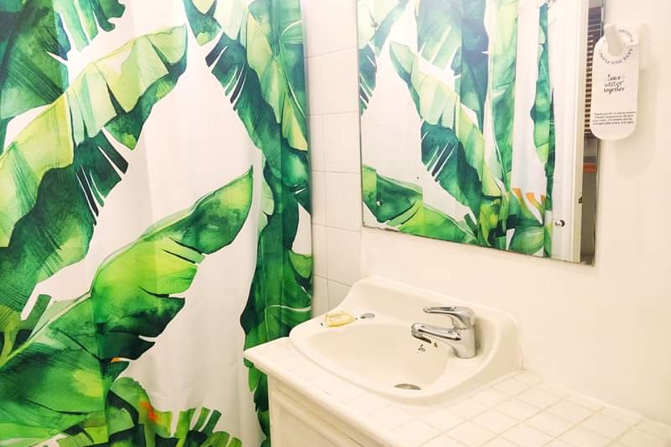 Bananaquit Apartments