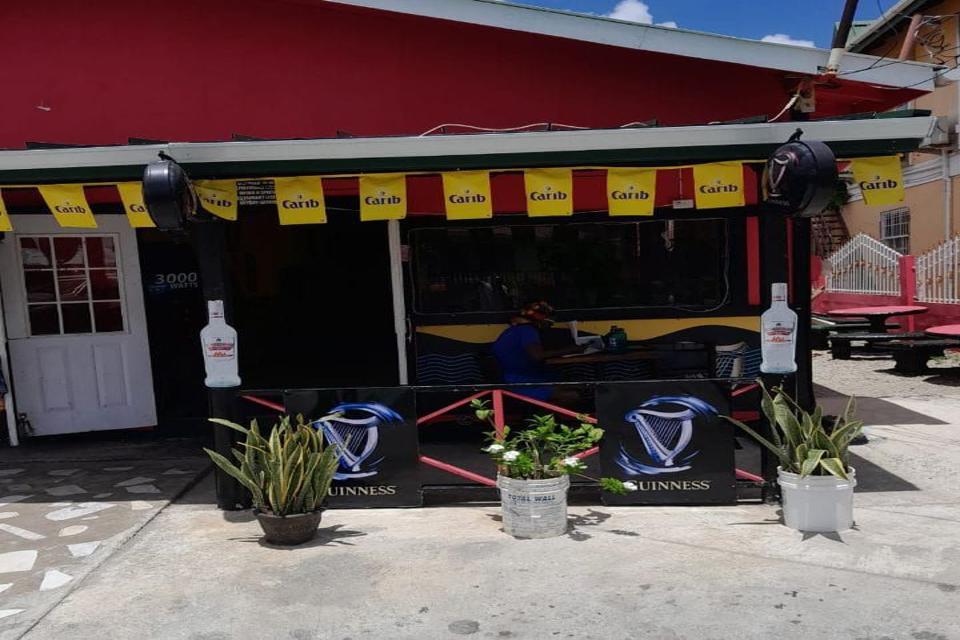 Levalon's Restaurant & Bar