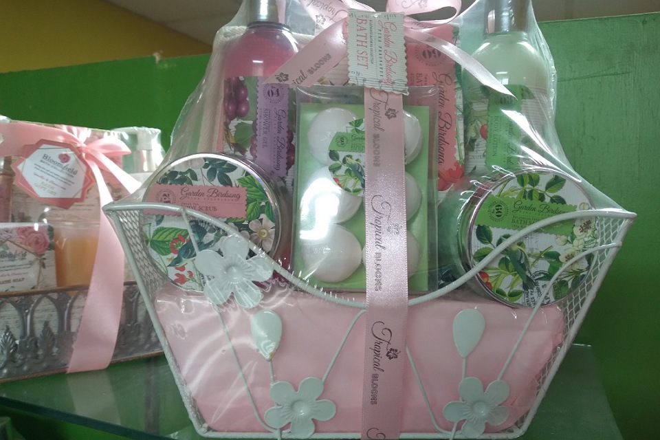 DK Gifts & Accessories