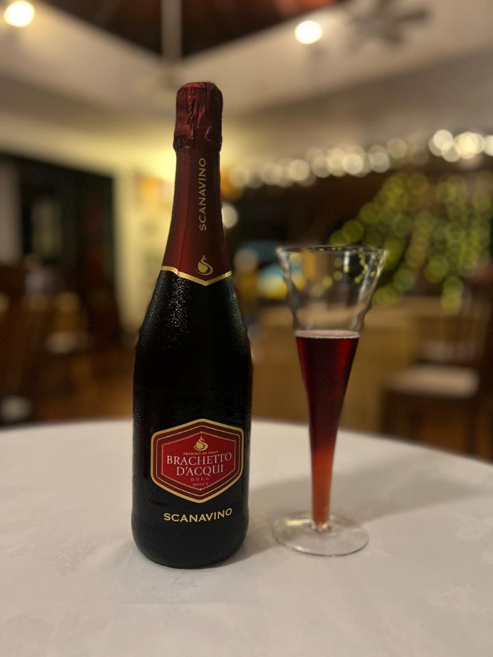 La Tartaruga Wine Shop