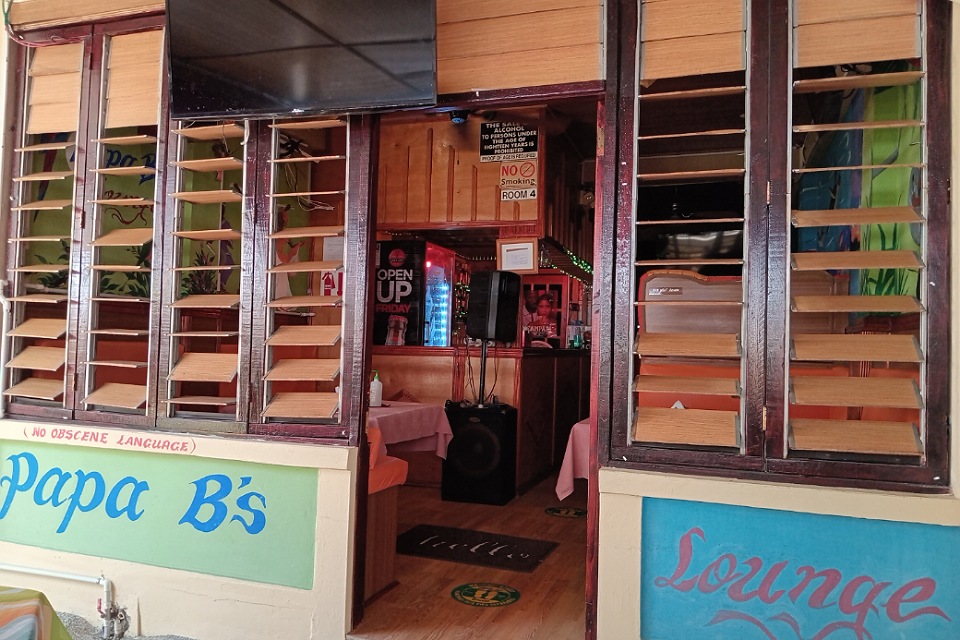 Papa B's Inn Bar & Lounge