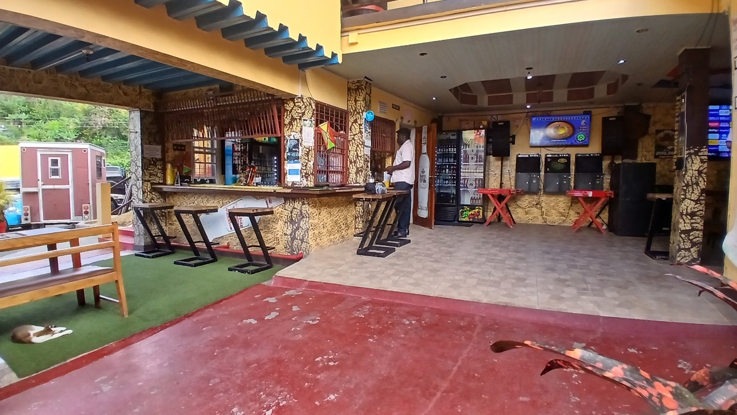 Village Vibes Bar