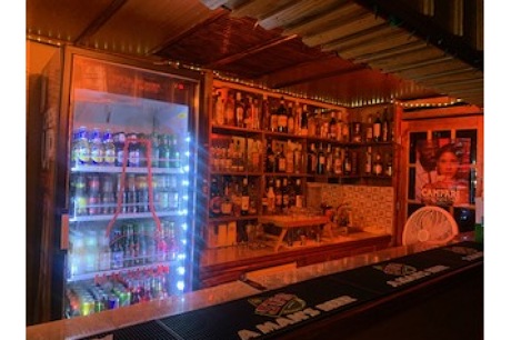Papa B's Inn Bar & Lounge
