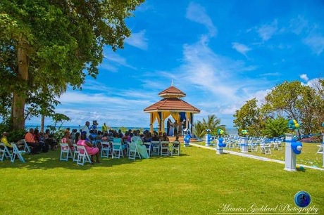 Canoe Bay Beach Resort
